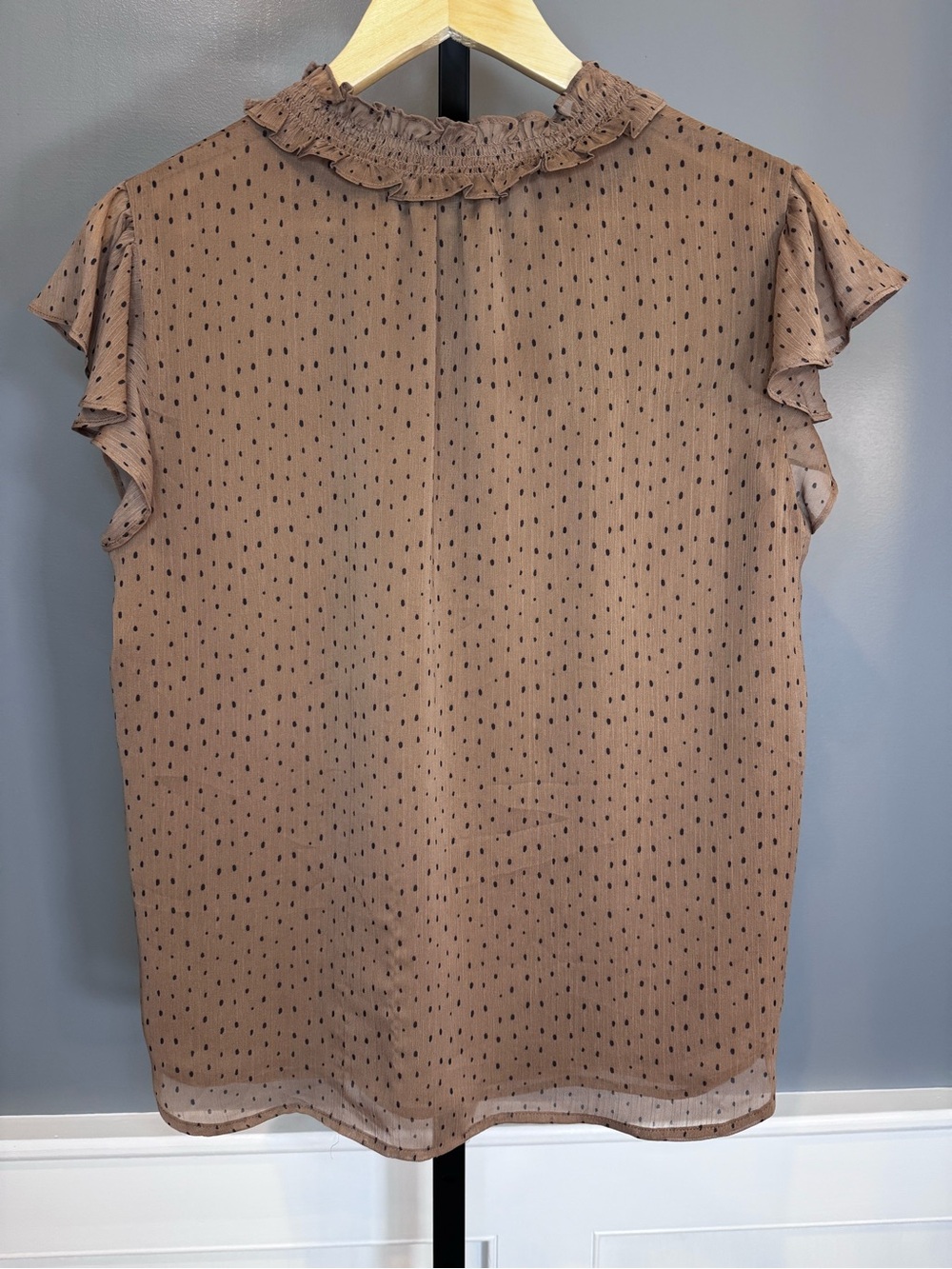 Pleione Brown Polka Dot Ruffle Blouse Flutter Sleeve Tie Neck M - Picture 3 of 5